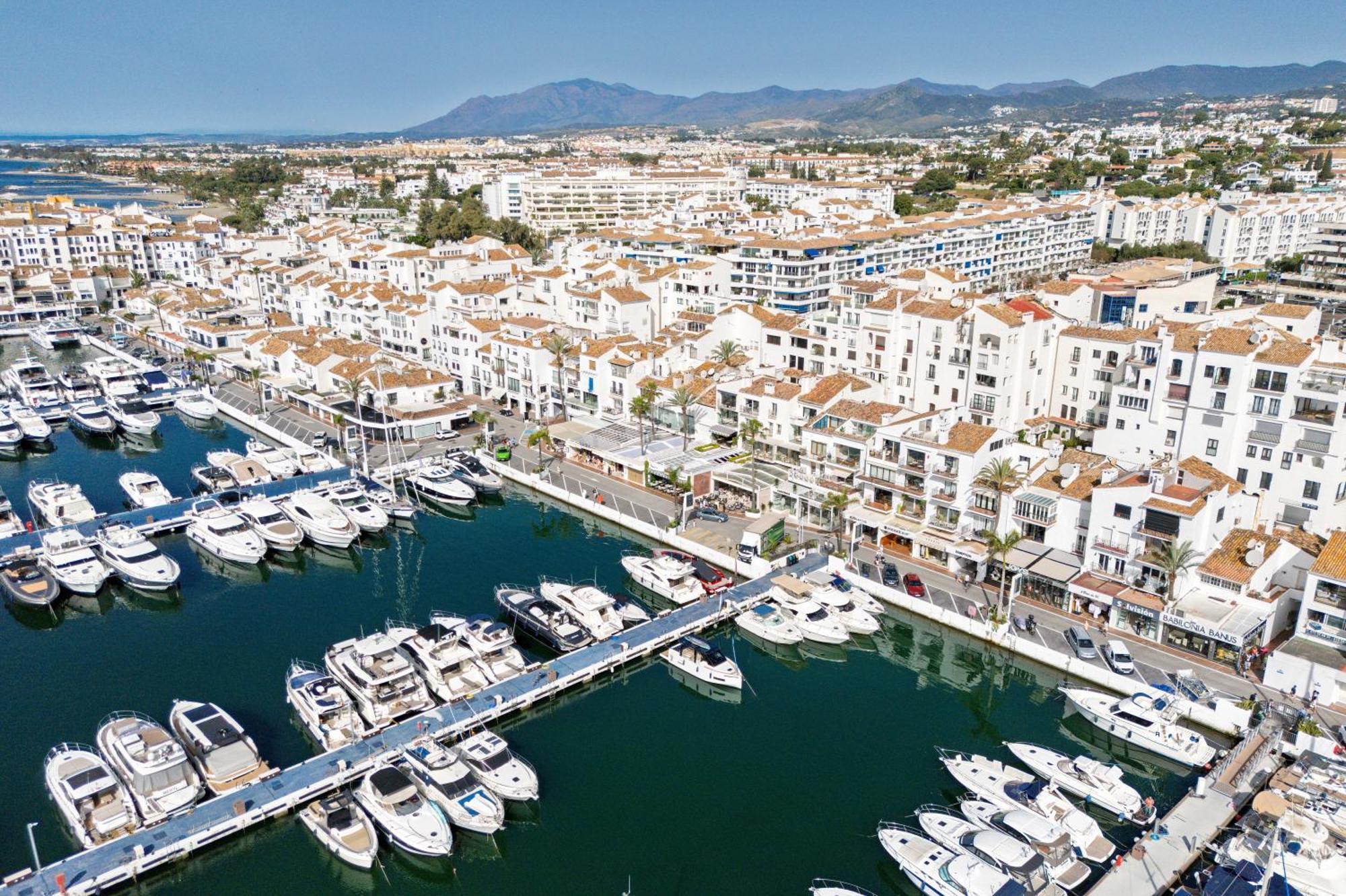243-Fully Renovated-Puerto Banus Marbella Front Line Penthouse Apartment Exterior photo