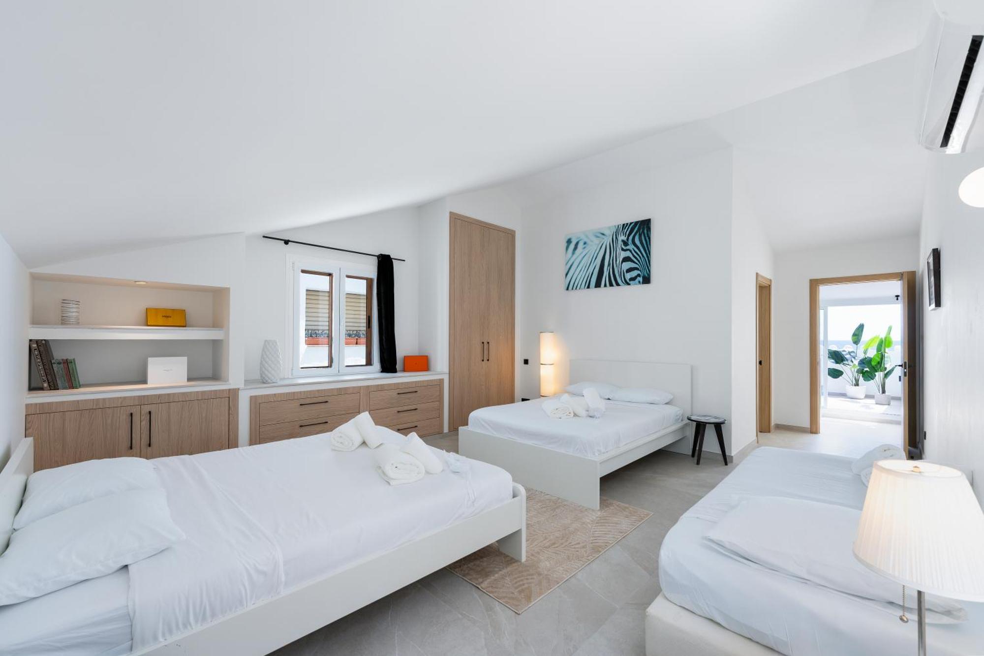 243-Fully Renovated-Puerto Banus Marbella Front Line Penthouse Apartment Exterior photo