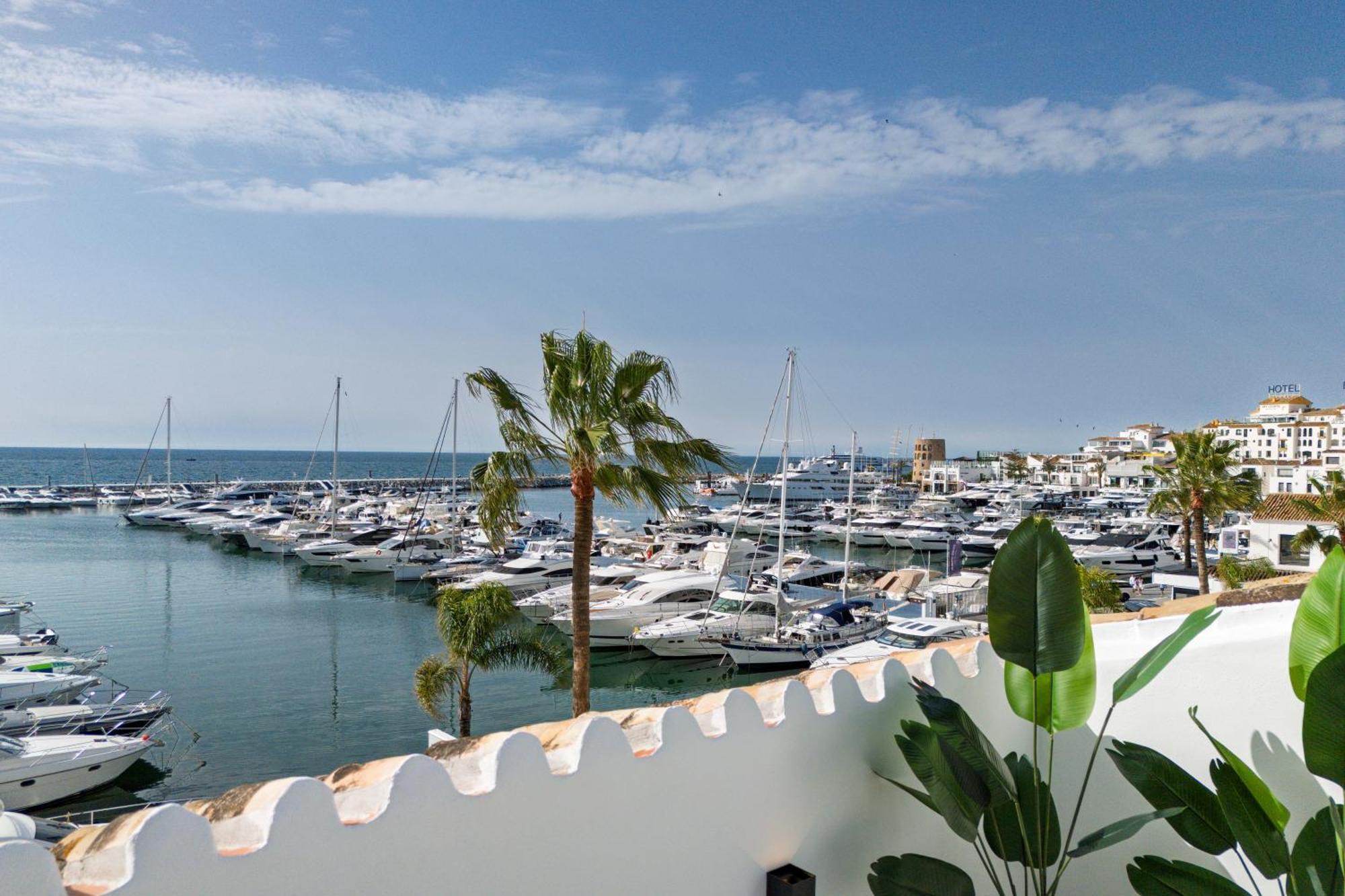 243-Fully Renovated-Puerto Banus Marbella Front Line Penthouse Apartment Exterior photo