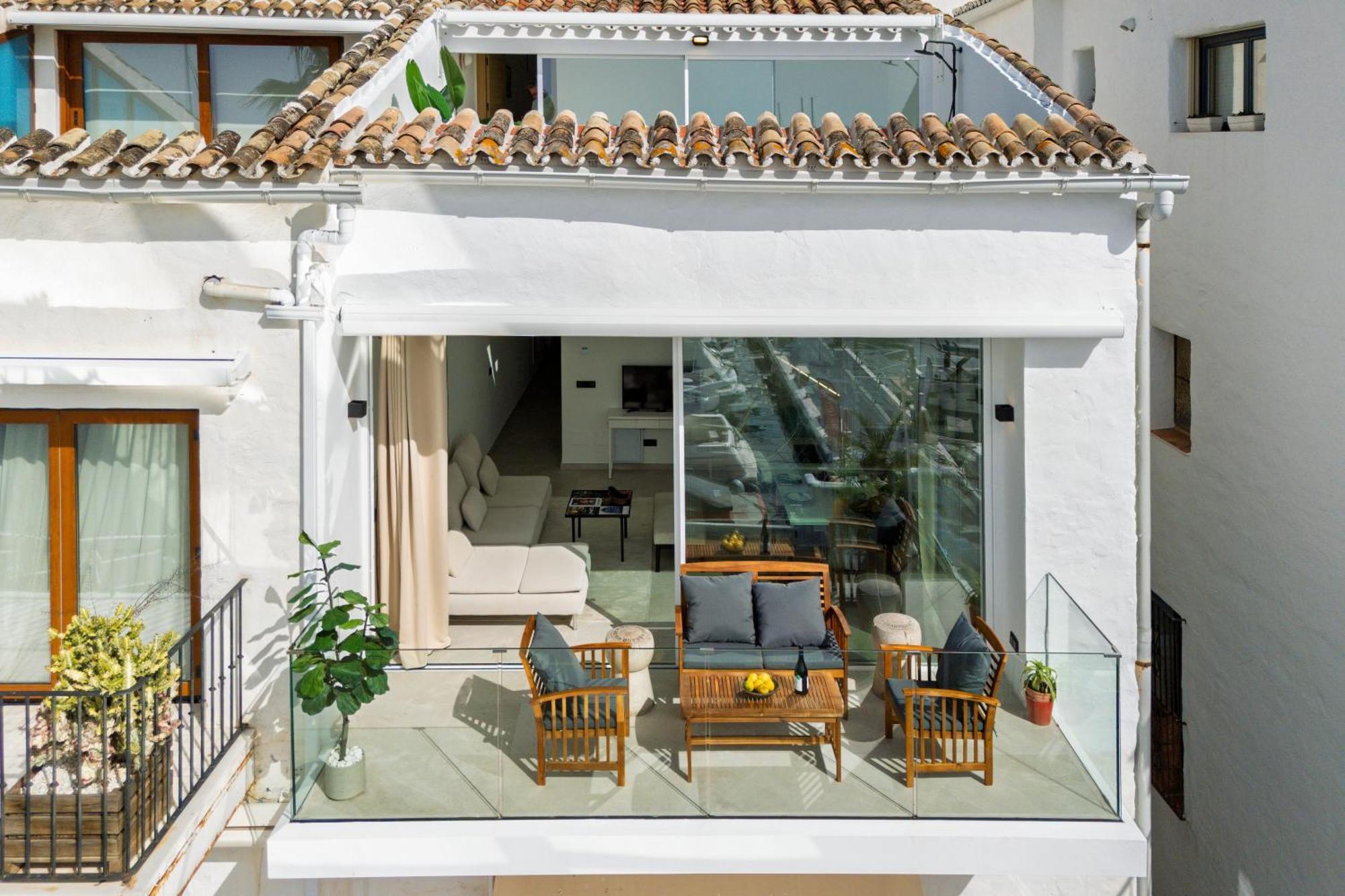 243-Fully Renovated-Puerto Banus Marbella Front Line Penthouse Apartment Exterior photo