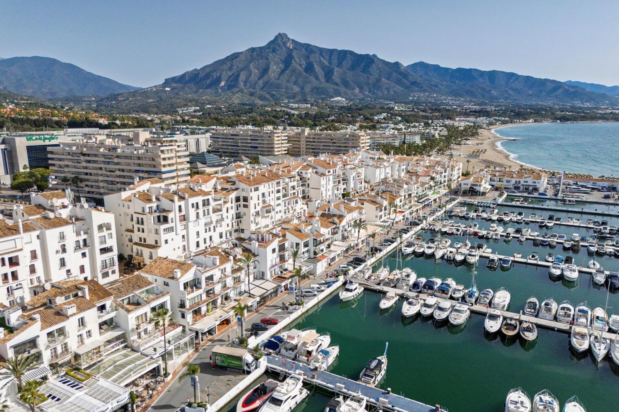 243-Fully Renovated-Puerto Banus Marbella Front Line Penthouse Apartment Exterior photo