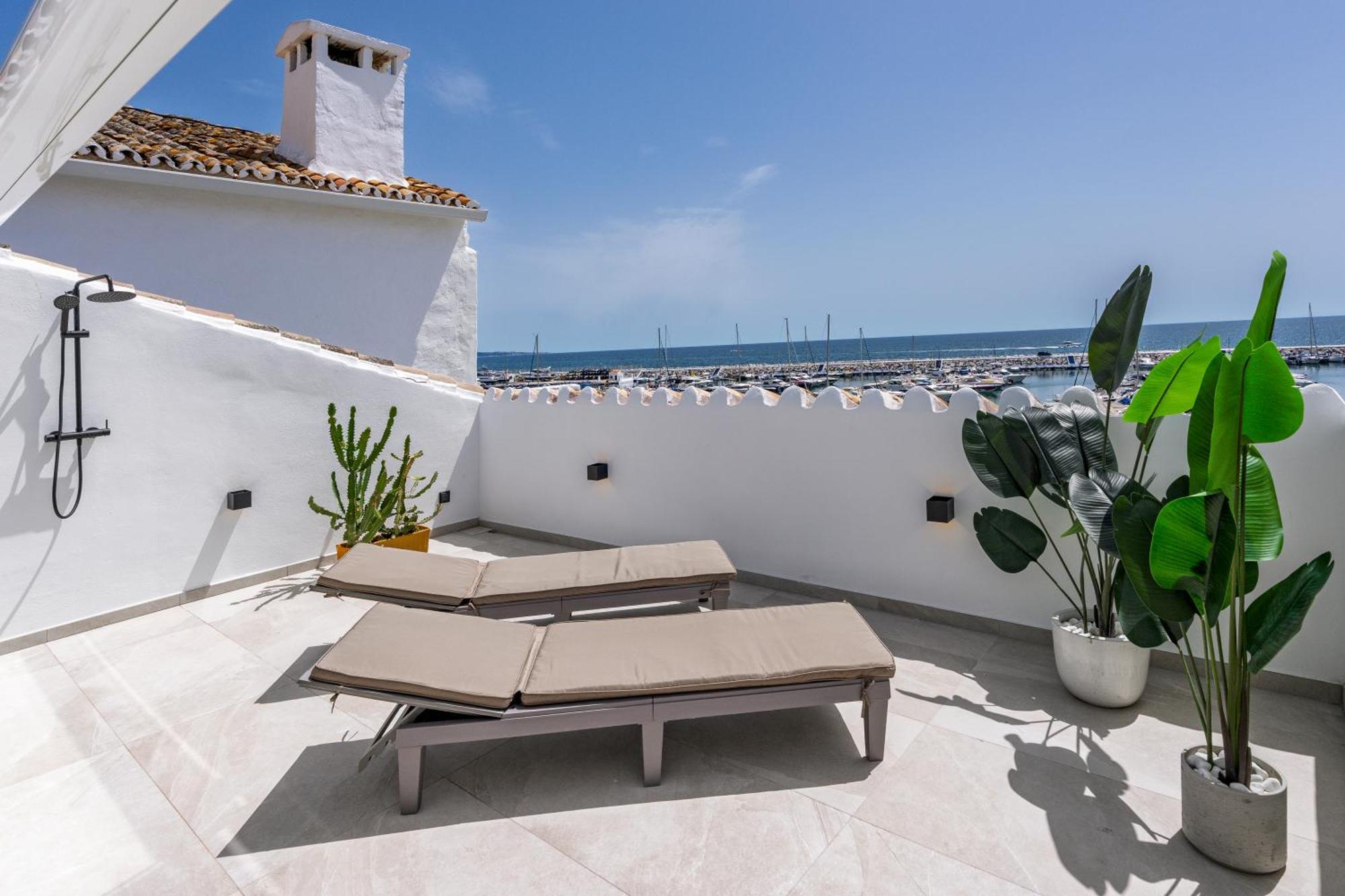 243-Fully Renovated-Puerto Banus Marbella Front Line Penthouse Apartment Exterior photo